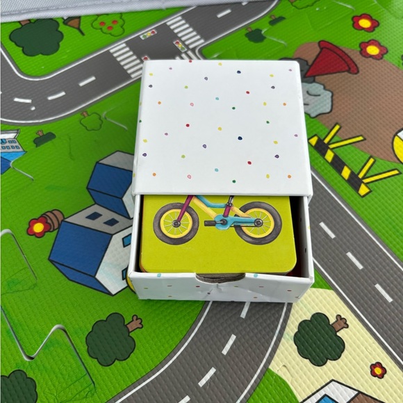 Lovevery vehicle matching cards with box - Picture 4 of 4